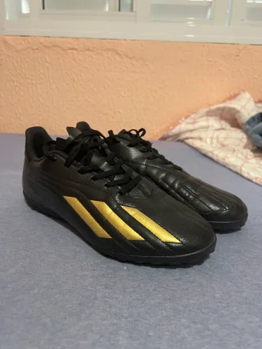 Chuteira Society Adidas - Semi Nova, n*40