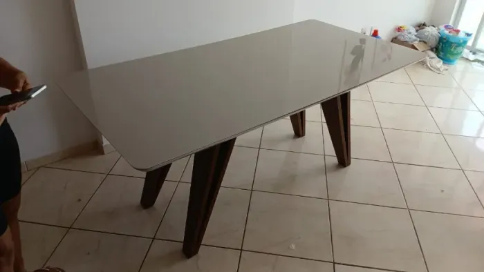 Mesa de jantar de vidro laqueada, para 6 cadeiras