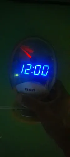 Rádio relógio Toshiba e RCA