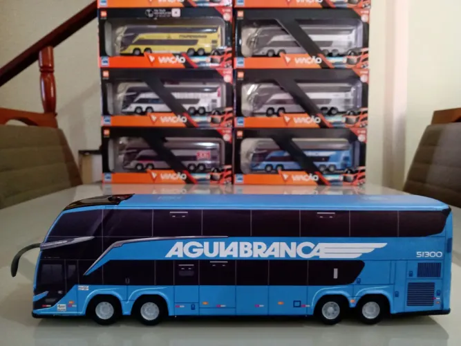 Miniatura de ônibus Viação Aguia Branca escala 1:43 (30 centímetros)