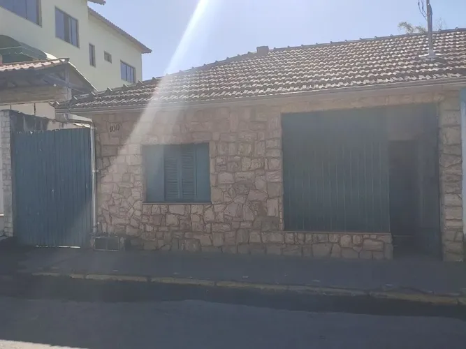 VENDO CASA QUATIS NO CENTRO