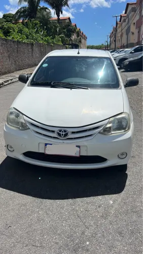 Toyota Etios X 1.3 Flex 16V 5P Mec. 2013