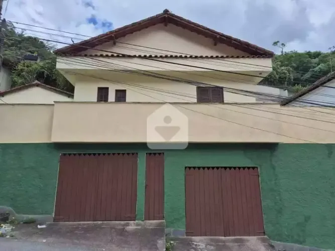 Casa para venda com 2 quartos, 62m² - Floresta - Petrópolis/RJ