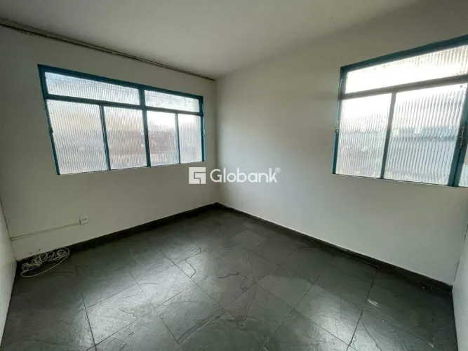 Kitnet em Montes Claros, no bairro Centro, para locação.