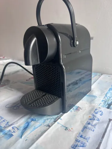Cafeteira Nespresso INISSIA