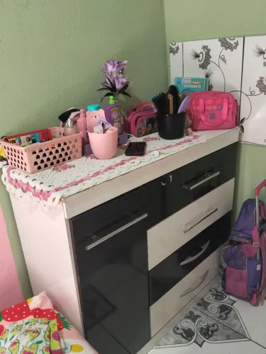 Guarda roupa e cômoda os 2 150 a retirar 