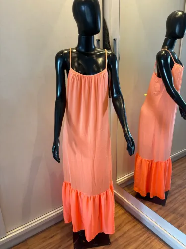 Vestido laranja neon novo