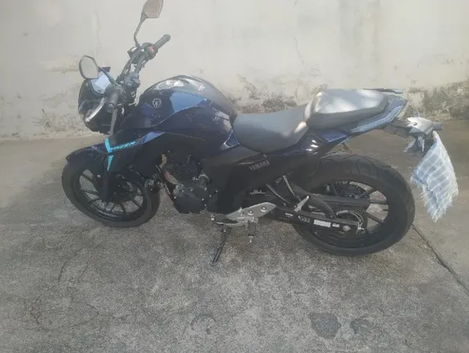 FZ25 Connected Azul 25/26
