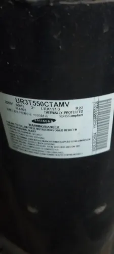 Condensadora de ar condicionado 60000 BTUs da hitach