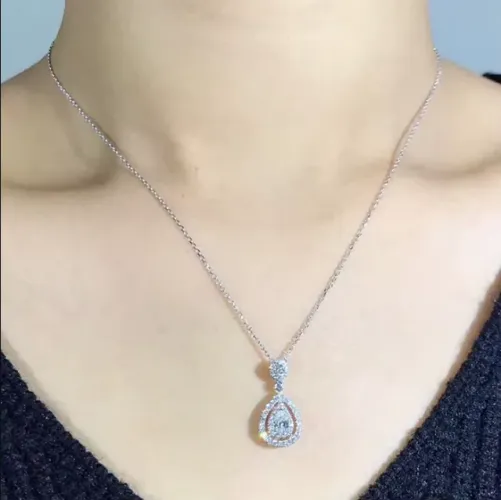 Colar pingente de diamante 