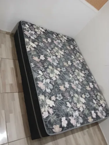 cama Box casal e cama Box solteiro . 15 dias de uso novinha . ainda precisa colocar os pes