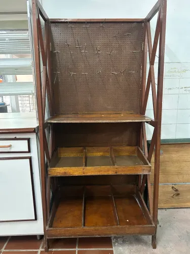 Expositor de madeira