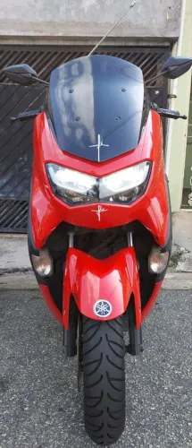 Moto super linda e impecável