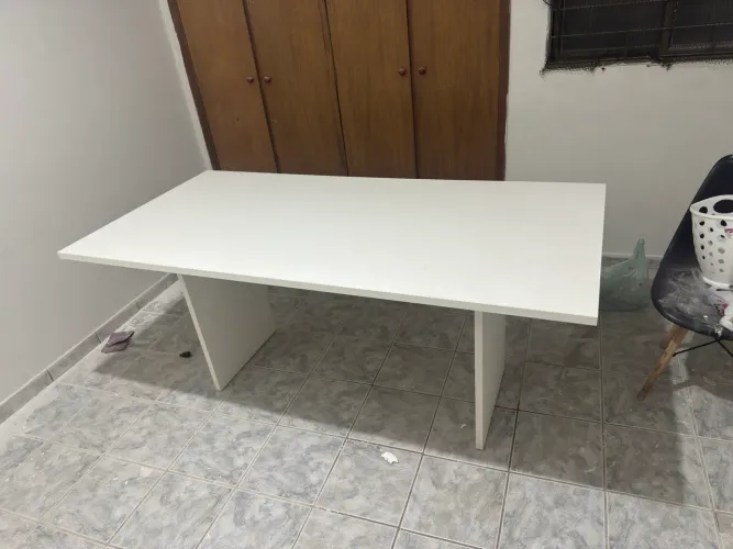 VENDO MESA 1,80cm (Comprimento) x 90cm (Largura/Profundidade)