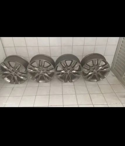 Rodas Corolla 2019