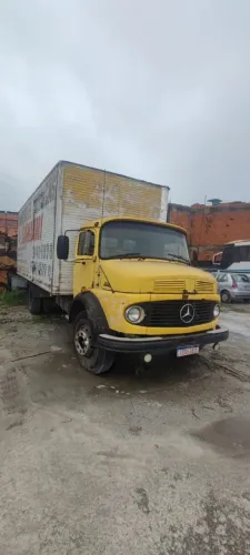Caminhão 1113 Mercedes Benz, documento em dia , pra fazer so funilaria .