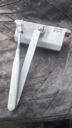 fechamento de porta automático 