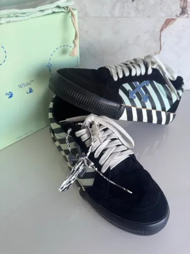 Off white vulcanized