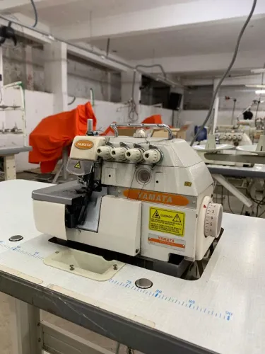 Máquina de Costura Industrial Yamata FY44 Overloque 4 Fios Revisada