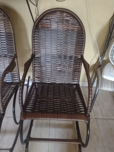 Cadeiras reformada de balanço 