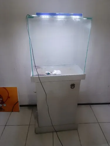 Aquário com móvel 