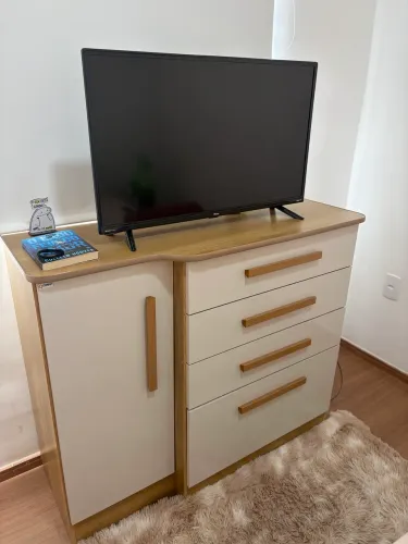 Tv e cômoda