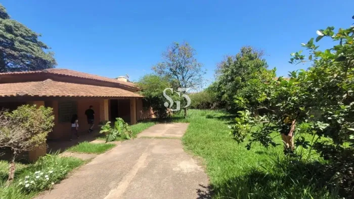 Imperdível Casa à Venda em Campinas-SP: 4 Quartos, 2 Salas, 3 Banheiros, 2 Vagas de Garage