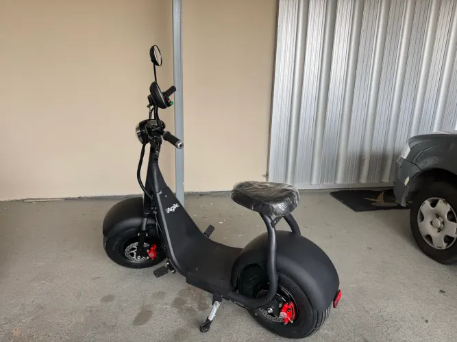 Moto 100% elétrica de 1000w modelo único na cidade !