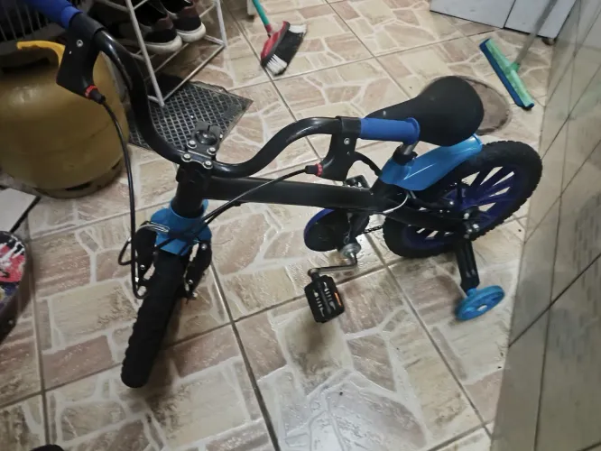 Vendo bicicleta infantil para 4 anos, com nf