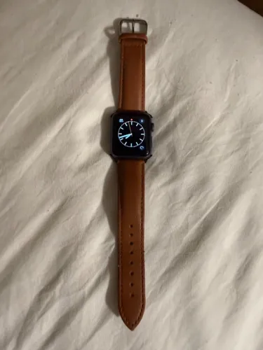 Apple Watch Original Séries 3 com extra de pulseira de couro e pulseira original.. Seminov