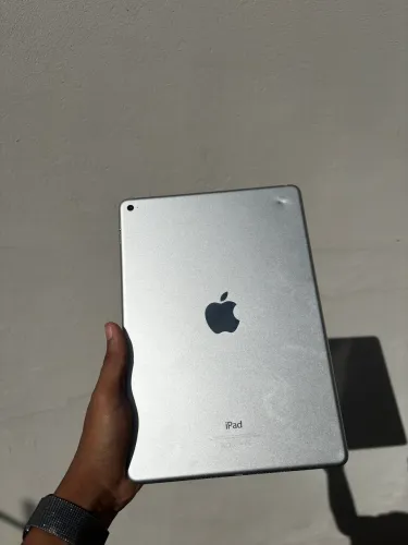 iPad 128GB