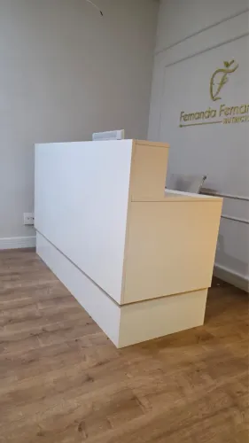 Balcão para recepção de consultório 