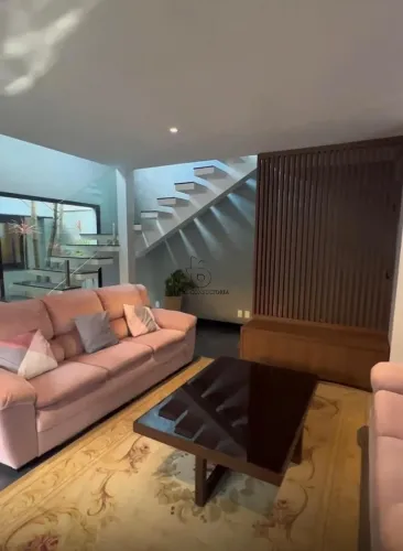Casa com 276m² construída com piscina no Condomínio Tivoli Park