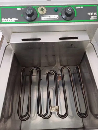 Fritadeira elétrica zona fria/funcionando uma resistência funciona perfeitamente 