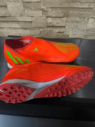 Chuteira society Adidas predador 44