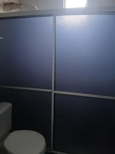 Vendo box de alumínio de banheiro 