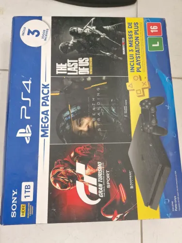 Vendo ps4 com 1 controle todo bom.