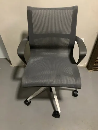 Cadeira Herman Miller Setu