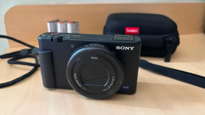 Câmera Fotográfica Digital Sony Zv-1 Preta Preto