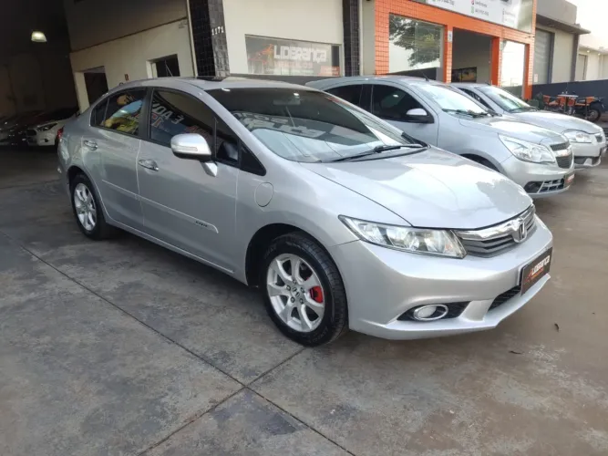 Honda Civic Sedan EXS 1.8/1.8 Flex 16V Aut. 4P 2013