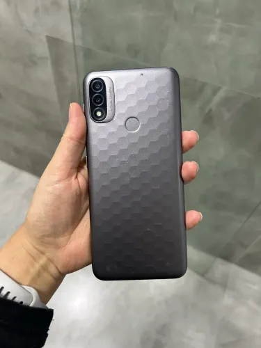 Moto e20