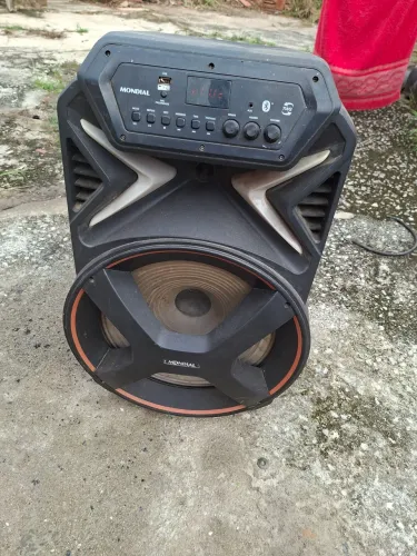 Caixa som mondial 700 w