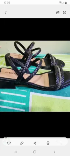 SANDÁLIA SEMI NOVA. NÚMERO 39. NÃO ENTREGA.