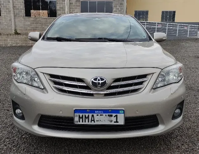 Toyota Corolla Altis 2.0 Flex 16V Aut. 2013