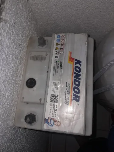 Vende-se duas baterias uma de 100 ap e outra de 60 ap