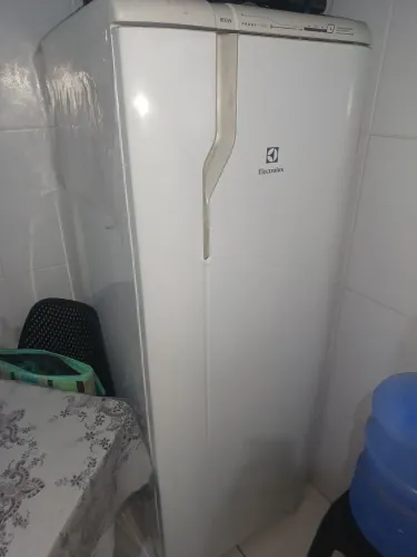 Geladeira Electrolux RFE39 Frost Free - Para conserto ou retirada de peças