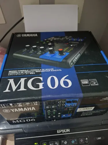 Mesa De Som Yamaha Mg06 (Usado)