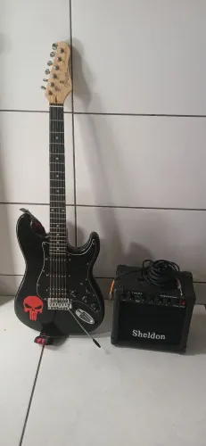 Vendo guitarra+amplificador +2 cabos