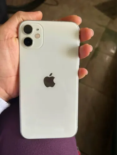 iPhone 11 branco pra ir hj