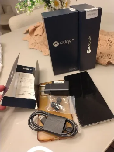 Motorola Edge 20 Branco 128gb 5g 8GB Funcionando+ Nota Fiscal - tela trincada normal